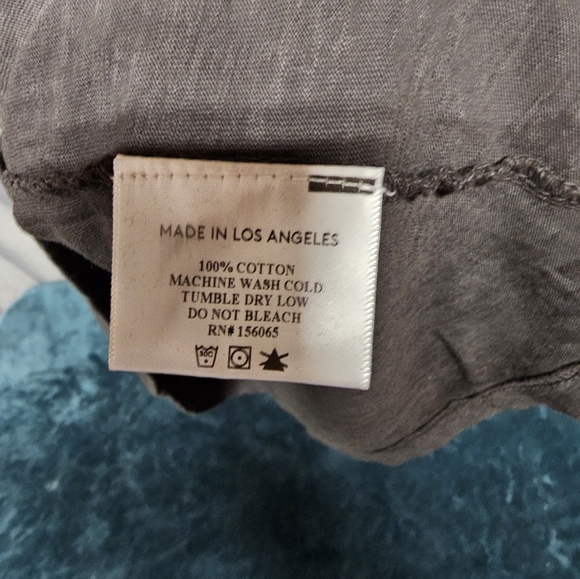 🆕 Able | Karina Distressed Black V Neck Tee size XS - Picture 5 of 6